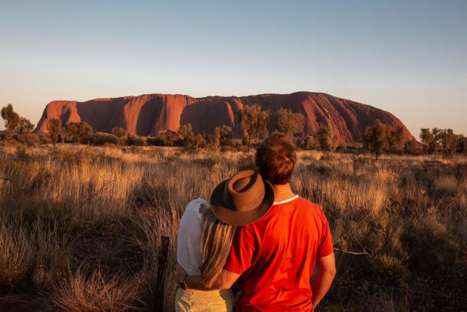 Uluru - ayers rock - watch the sunset - couple