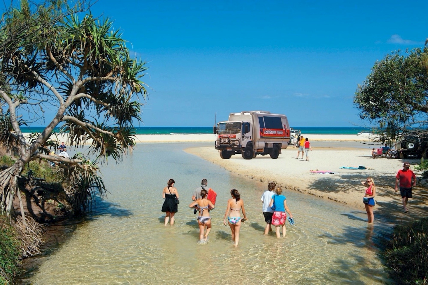 noosa tour to fraser island