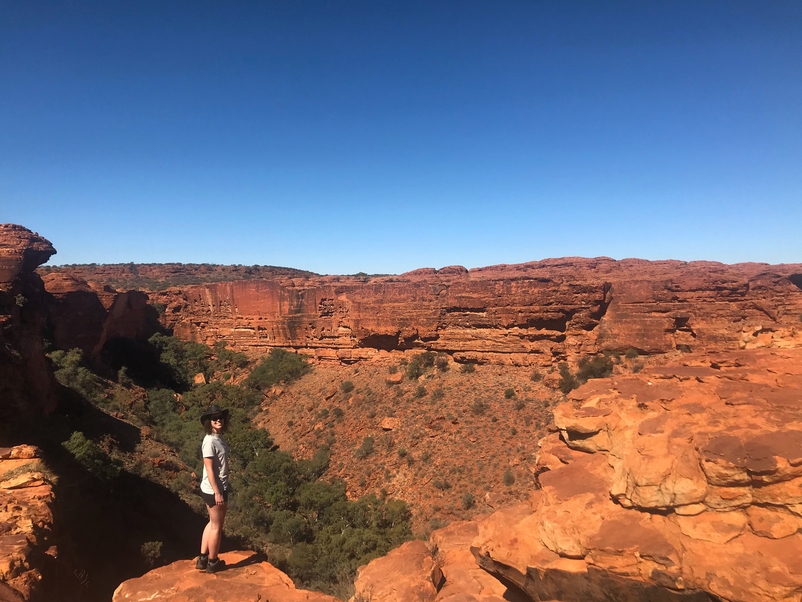 travel uluru to alice springs