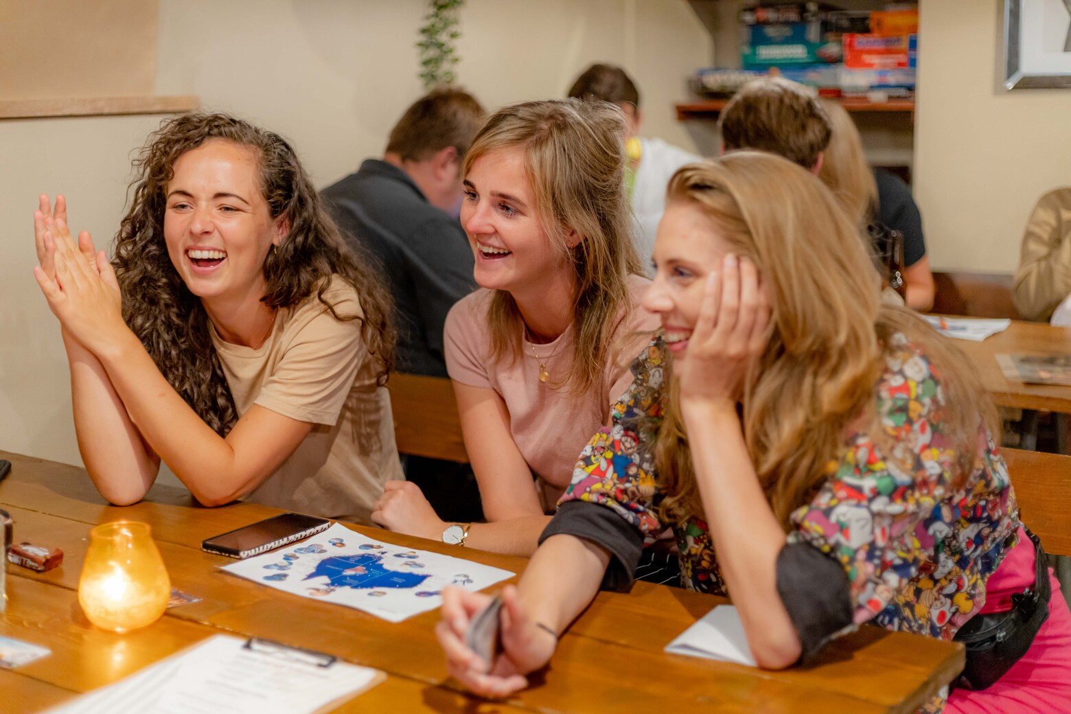 Info avond Australië - meisjes lachen